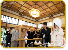 神前結婚式、親族固めの杯
